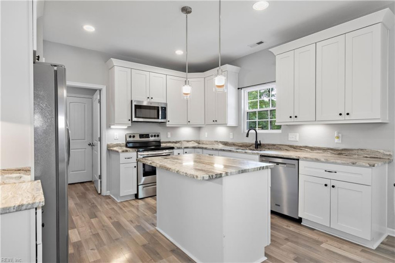 Photo 12 of 30 residential for sale in Suffolk virginia