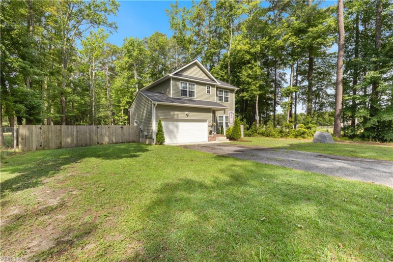 Photo 4 of 30 residential for sale in Suffolk virginia