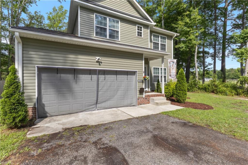 Photo 6 of 30 residential for sale in Suffolk virginia
