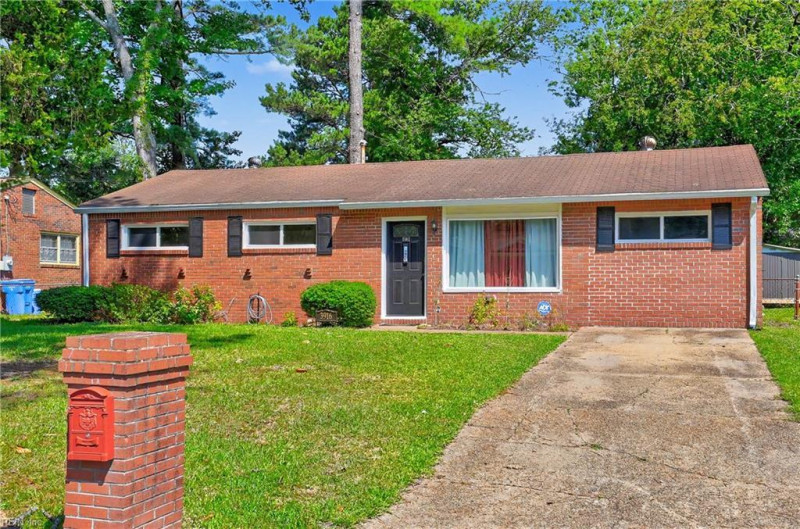 Photo 1 of 33 residential for sale in Chesapeake virginia