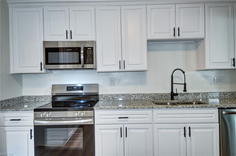 Photo 15 of 33 residential for sale in Chesapeake virginia