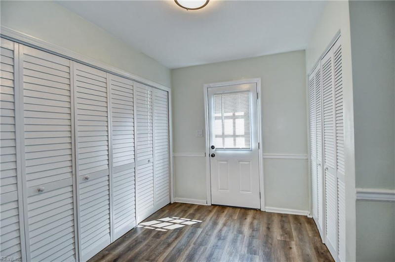 Photo 21 of 33 residential for sale in Chesapeake virginia