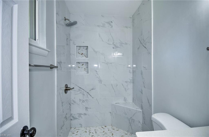 Photo 25 of 33 residential for sale in Chesapeake virginia