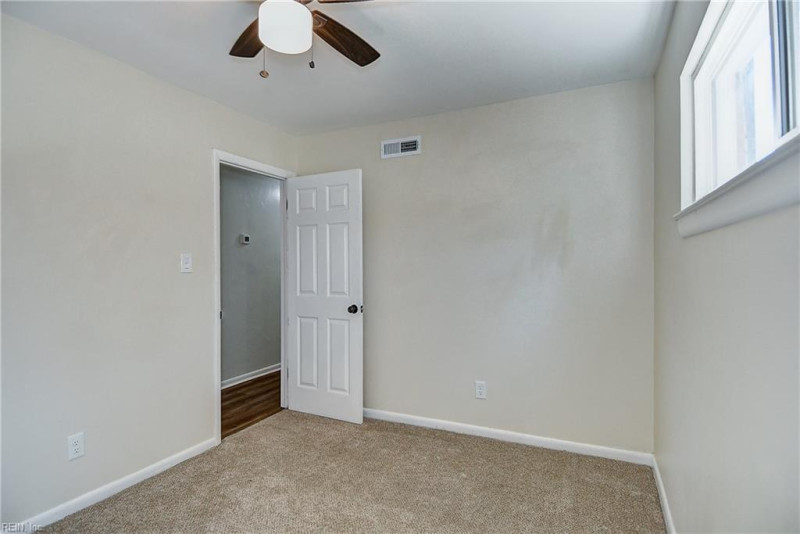 Photo 27 of 33 residential for sale in Chesapeake virginia