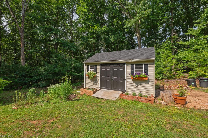 Photo 12 of 39 residential for sale in Chesterfield County virginia