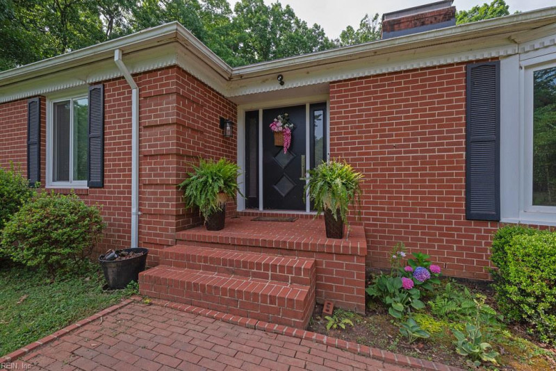 Photo 16 of 39 residential for sale in Chesterfield County virginia