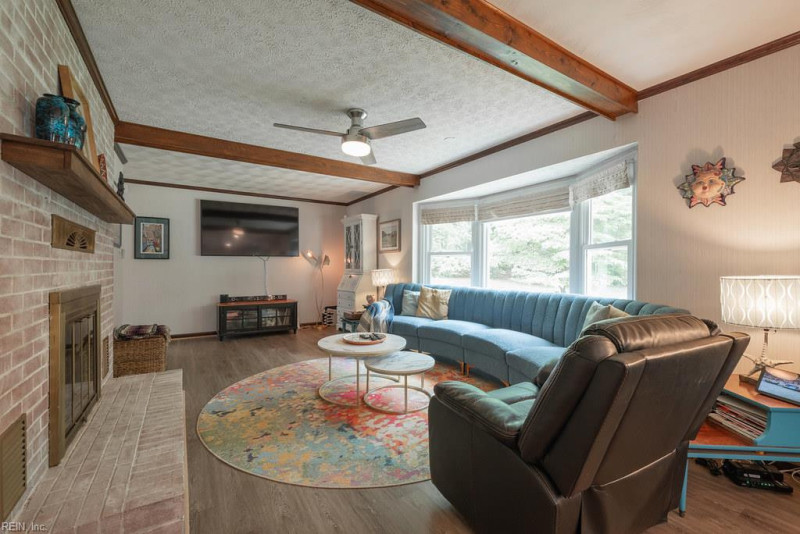 Photo 26 of 39 residential for sale in Chesterfield County virginia