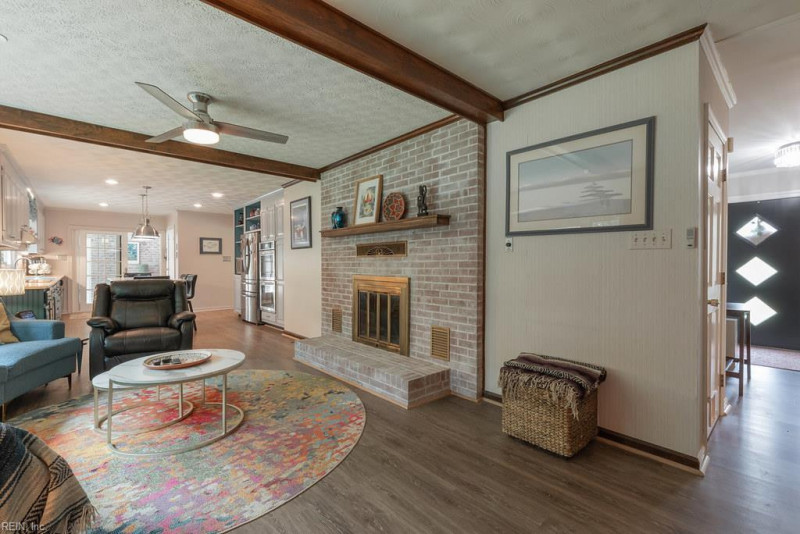 Photo 6 of 39 residential for sale in Chesterfield County virginia