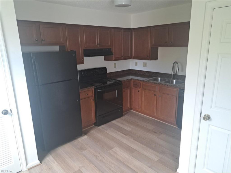 Photo 5 of 24 residential for sale in Virginia Beach virginia