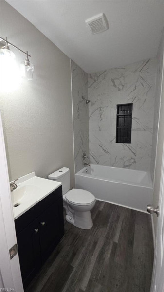 Photo 11 of 19 residential for sale in Norfolk virginia