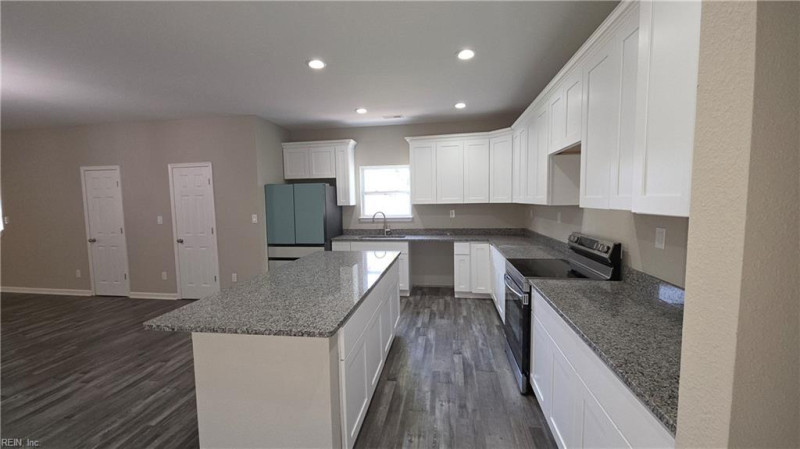 Photo 6 of 19 residential for sale in Norfolk virginia