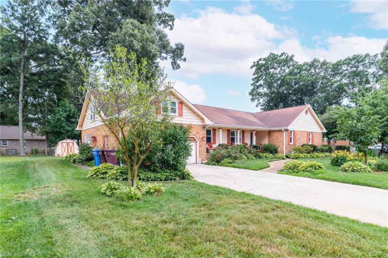 Photo 4 of 46 residential for sale in Chesapeake virginia Photo 4 of 46 residential for sale in Chesapeake virginia