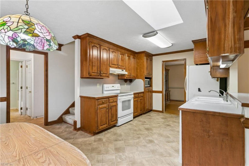 Photo 16 of 48 residential for sale in James City County virginia