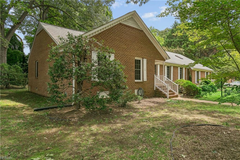 Photo 3 of 48 residential for sale in James City County virginia