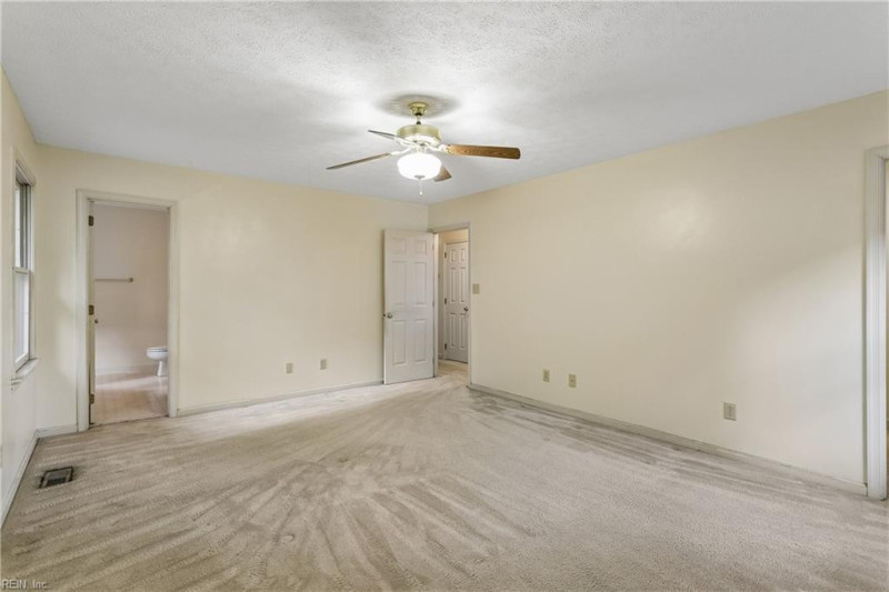 Photo 32 of 48 residential for sale in James City County virginia
