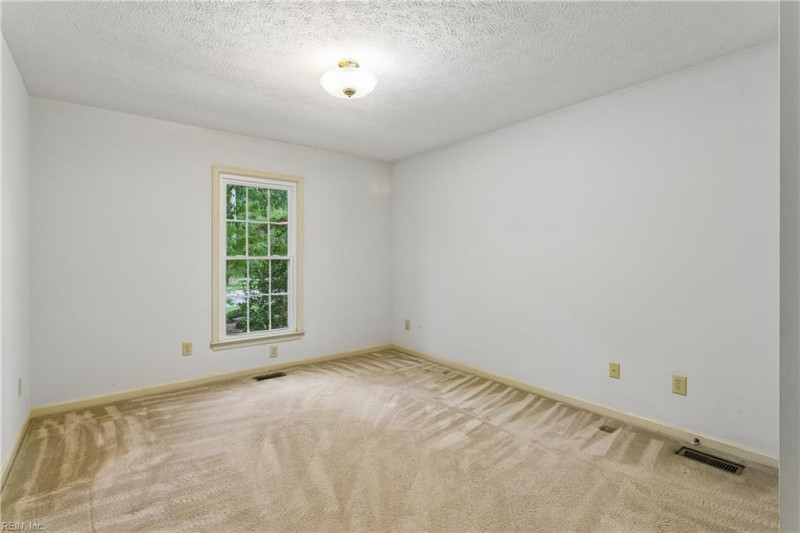Photo 38 of 48 residential for sale in James City County virginia