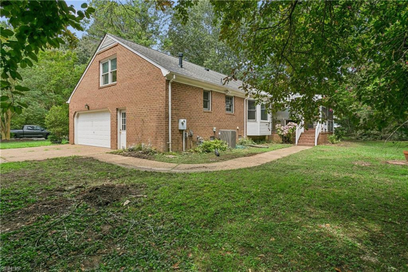 Photo 44 of 48 residential for sale in James City County virginia