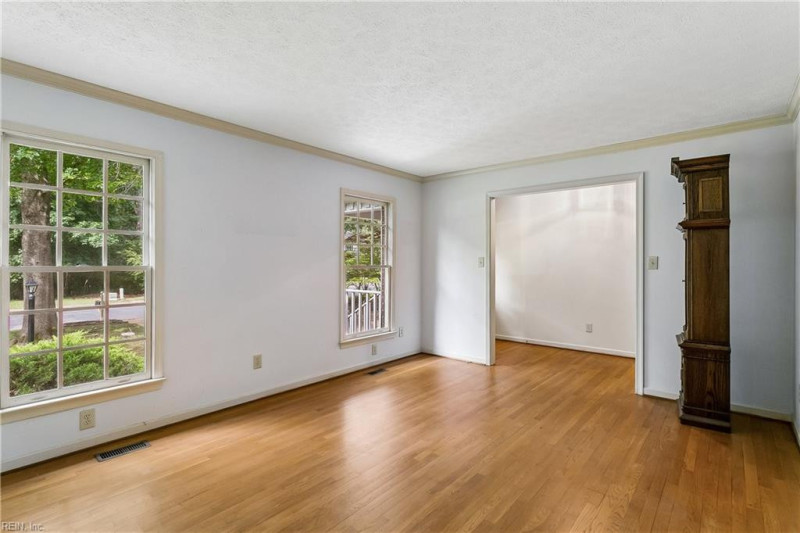 Photo 7 of 48 residential for sale in James City County virginia