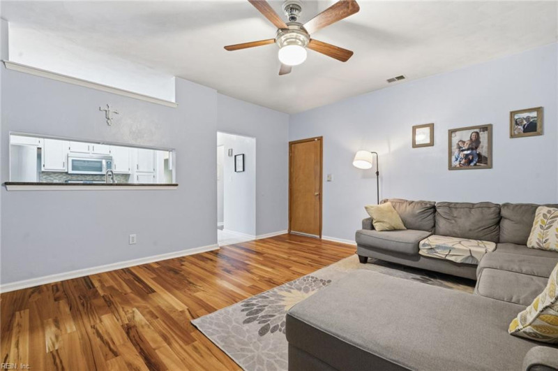 Photo 16 of 32 residential for sale in Chesapeake virginia