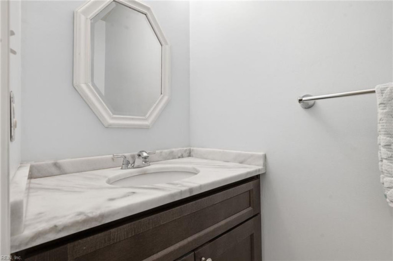 Photo 17 of 32 residential for sale in Chesapeake virginia