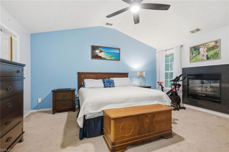 Photo 21 of 32 residential for sale in Chesapeake virginia