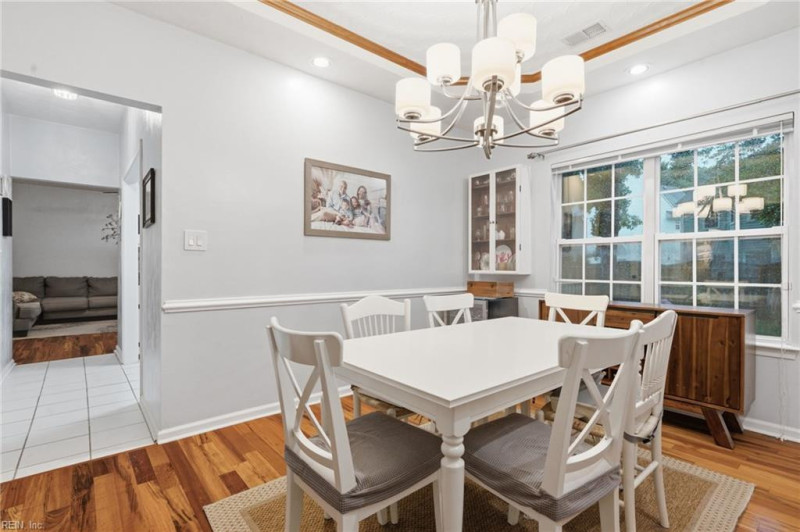 Photo 7 of 32 residential for sale in Chesapeake virginia