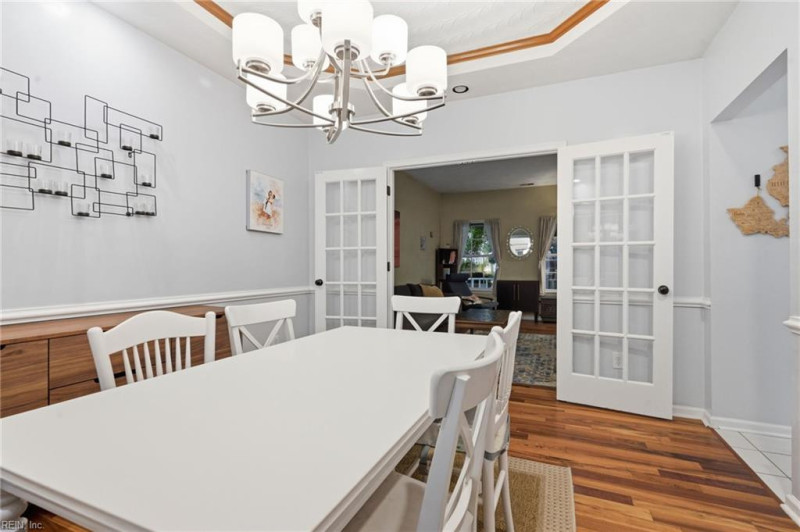 Photo 8 of 32 residential for sale in Chesapeake virginia