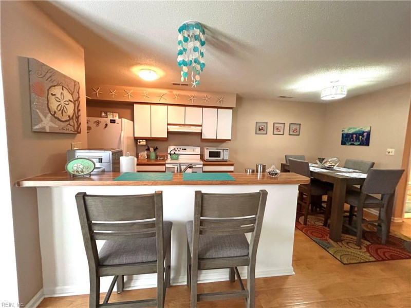 Photo 4 of 15 residential for sale in Virginia Beach virginia