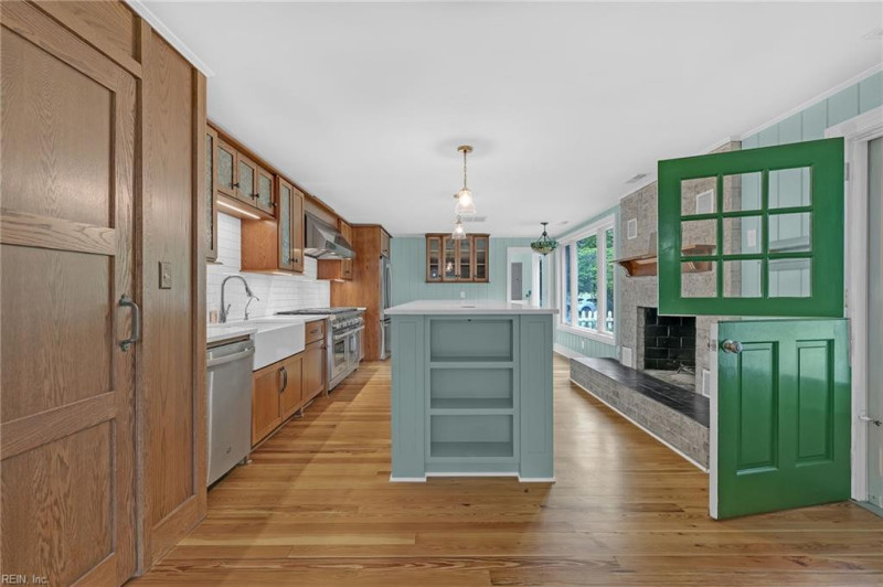 Photo 15 of 50 residential for sale in Mathews County virginia