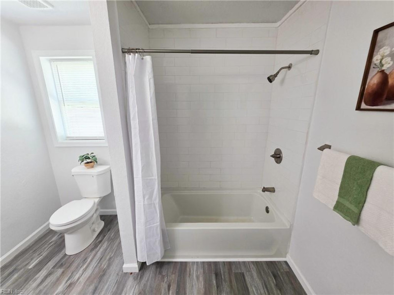 Photo 17 of 21 residential for sale in Portsmouth virginia