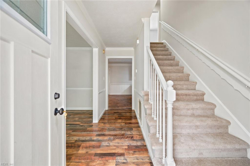 Photo 4 of 35 residential for sale in Hampton virginia
