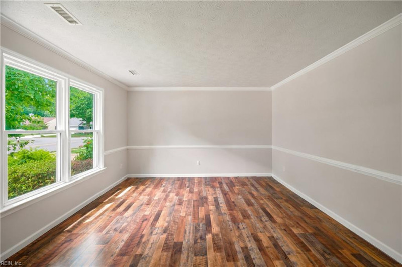 Photo 5 of 35 residential for sale in Hampton virginia