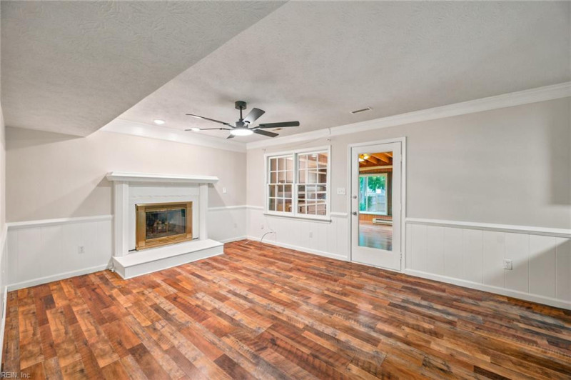 Photo 6 of 35 residential for sale in Hampton virginia