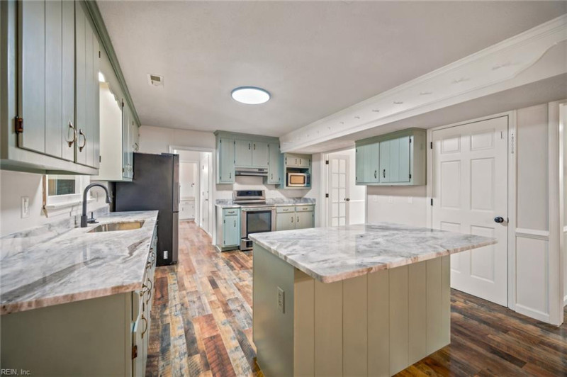 Photo 9 of 35 residential for sale in Hampton virginia