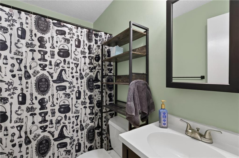 Photo 12 of 21 residential for sale in Virginia Beach virginia