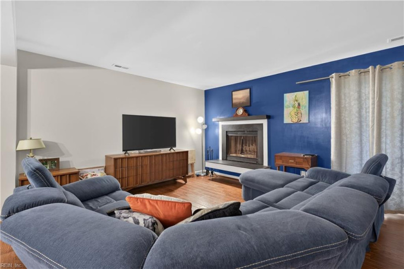 Photo 3 of 21 residential for sale in Virginia Beach virginia