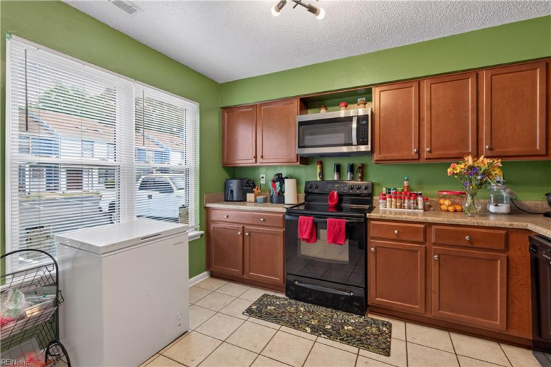 Photo 6 of 21 residential for sale in Virginia Beach virginia