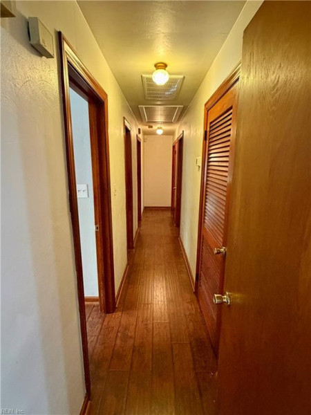 Photo 14 of 36 residential for sale in Hampton virginia