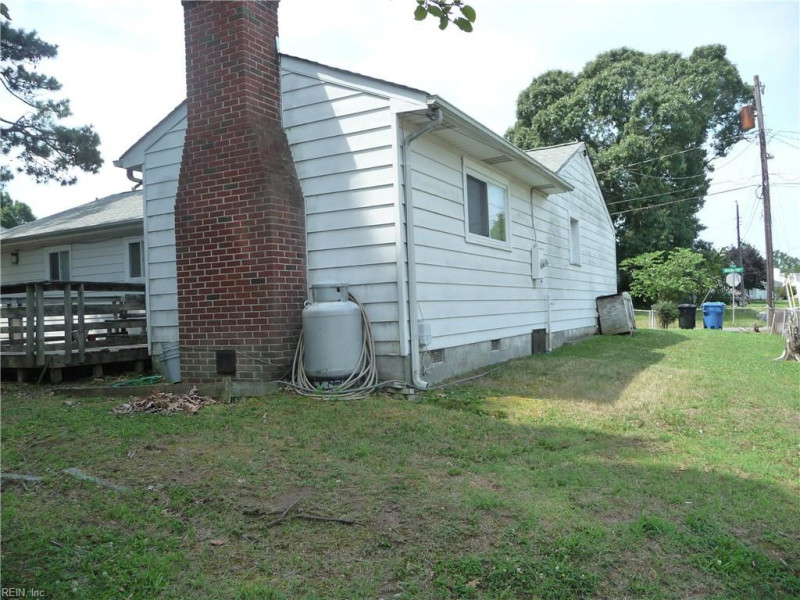Photo 10 of 38 residential for sale in Virginia Beach virginia