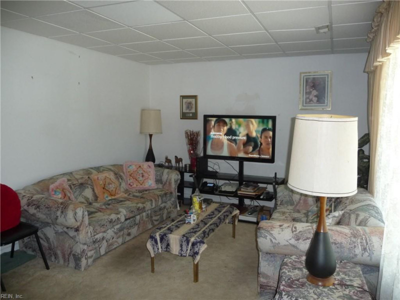 Photo 12 of 38 residential for sale in Virginia Beach virginia