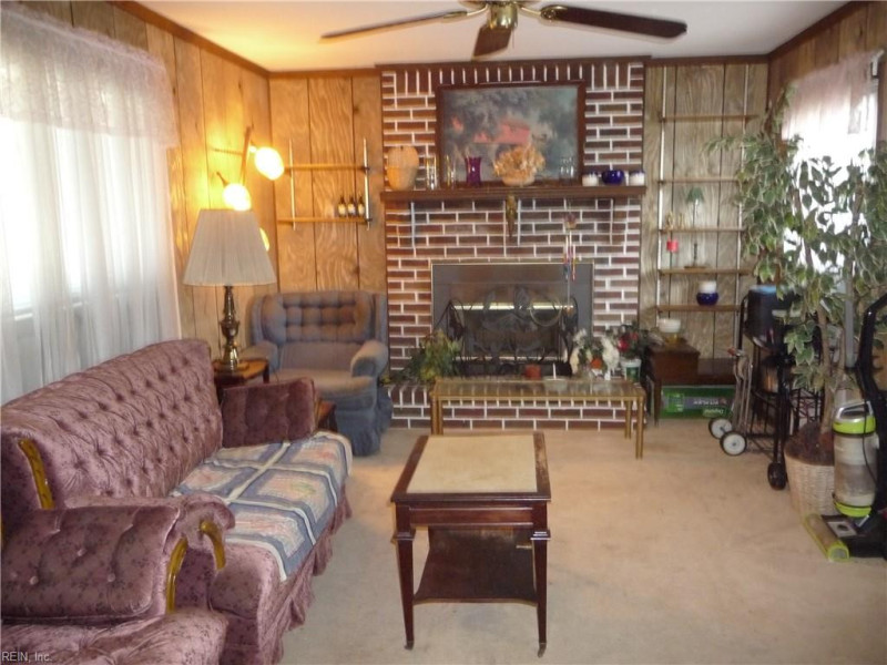 Photo 13 of 38 residential for sale in Virginia Beach virginia
