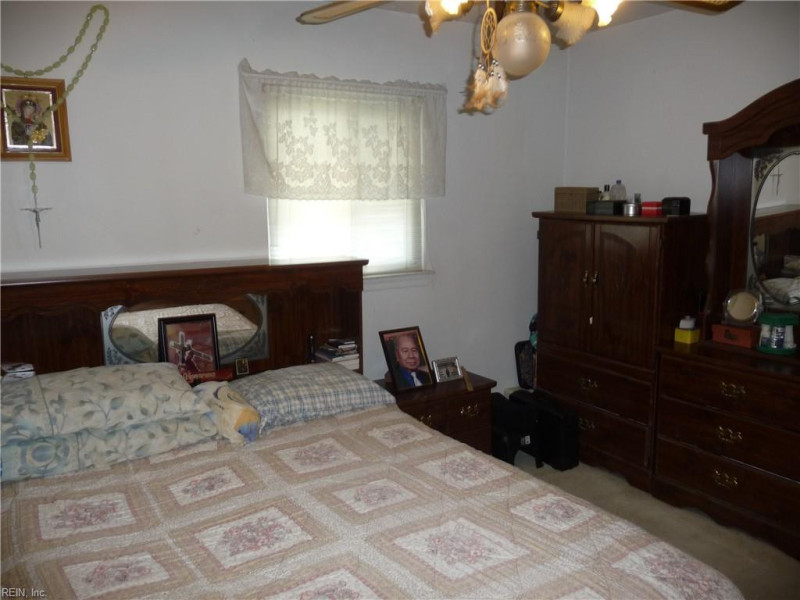 Photo 16 of 38 residential for sale in Virginia Beach virginia