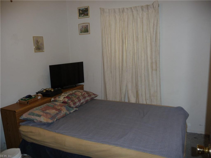 Photo 17 of 38 residential for sale in Virginia Beach virginia