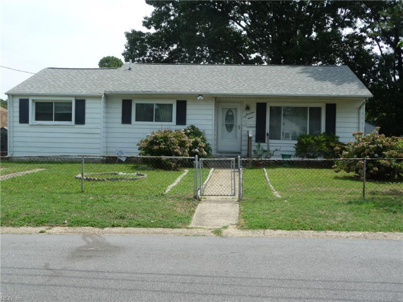 Photo 2 of 38 residential for sale in Virginia Beach virginia
