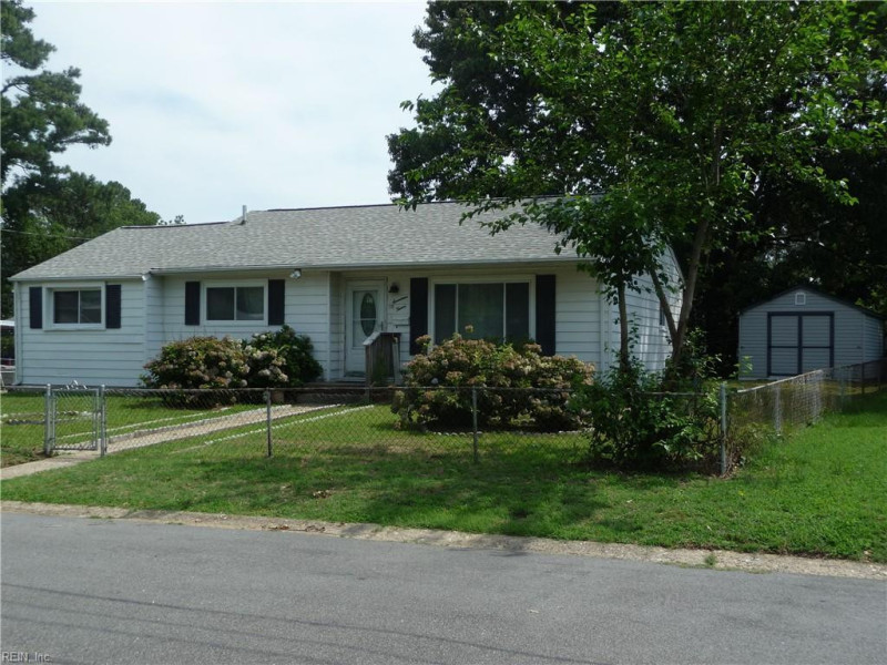 Photo 3 of 38 residential for sale in Virginia Beach virginia