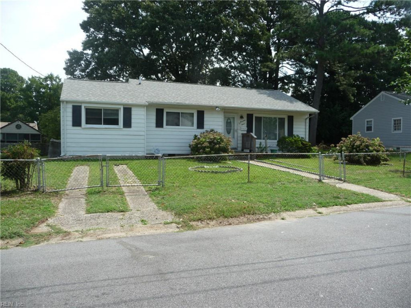 Photo 4 of 38 residential for sale in Virginia Beach virginia
