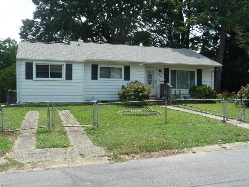 Photo 5 of 38 residential for sale in Virginia Beach virginia