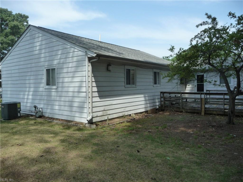 Photo 8 of 38 residential for sale in Virginia Beach virginia