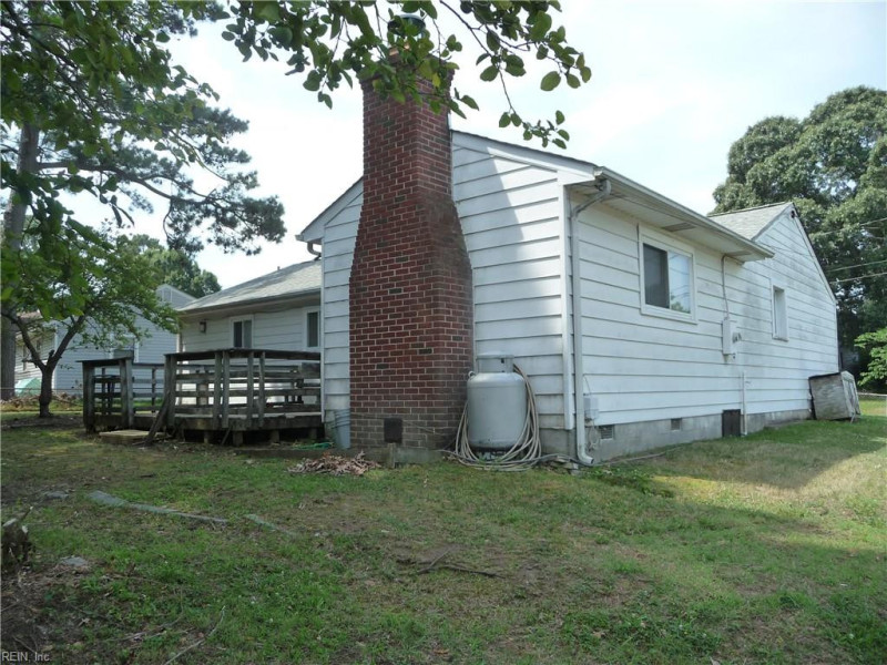 Photo 9 of 38 residential for sale in Virginia Beach virginia