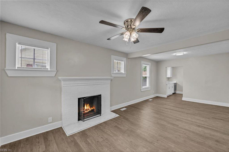 Photo 12 of 46 residential for sale in Hampton virginia